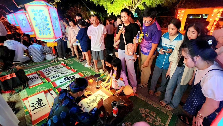 Huế mùa festival: Bản hòa ca của di sản và sắc màu đương đại Huế mùa festival: Bản hòa ca của di sản và sắc màu đương đại