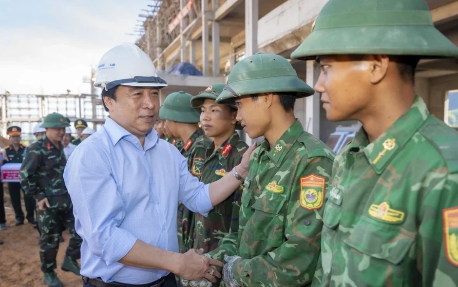 Huế phát động cao điểm “40 ngày đêm tăng tốc, về đích” các trường nội trú A Lưới Huế phát động cao điểm “40 ngày đêm tăng tốc, về đích” các trường nội trú A Lưới