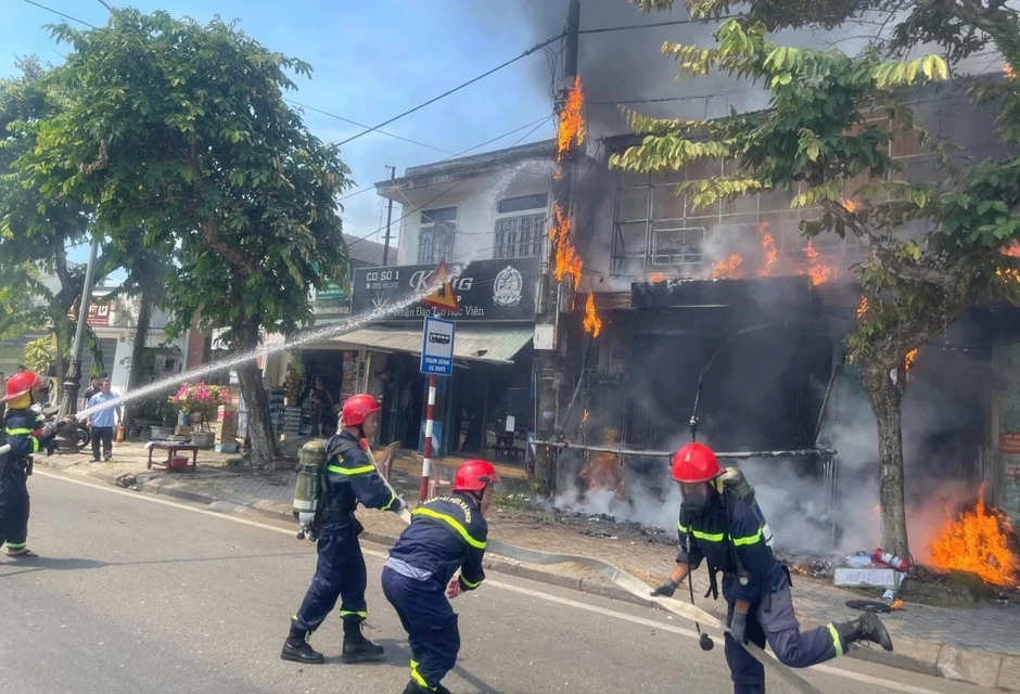 Huế tăng cường phòng cháy, chữa cháy trong cao điểm mùa nắng nóng Huế tăng cường phòng cháy, chữa cháy trong cao điểm mùa nắng nóng
