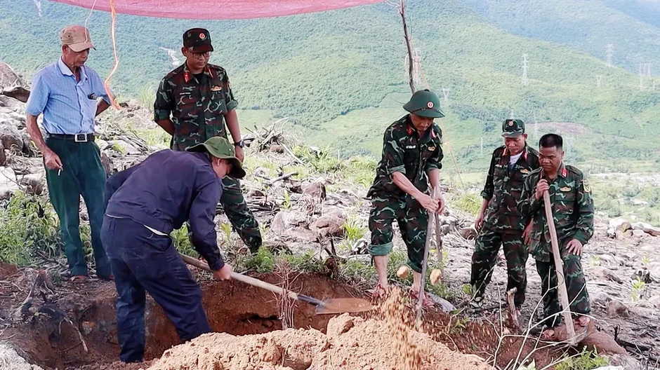 Huế xác minh thông tin hầm trú ẩn nghi bị hỏa lực đánh sập vùi lấp 80 liệt sĩ Huế xác minh thông tin hầm trú ẩn nghi bị hỏa lực đánh sập vùi lấp 80 liệt sĩ