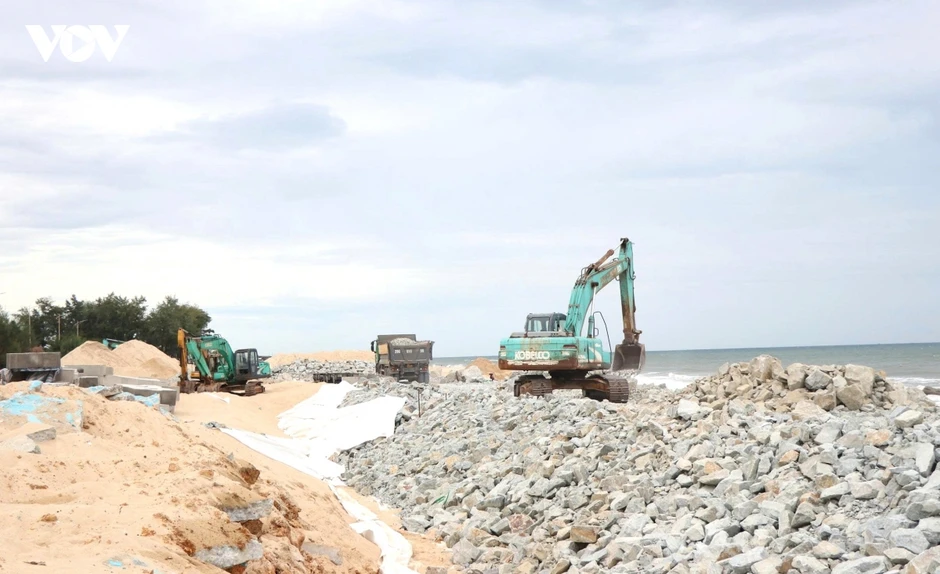 Huế xây dựng đê ngầm, kè bảo vệ bãi biển Thuận An Huế xây dựng đê ngầm, kè bảo vệ bãi biển Thuận An