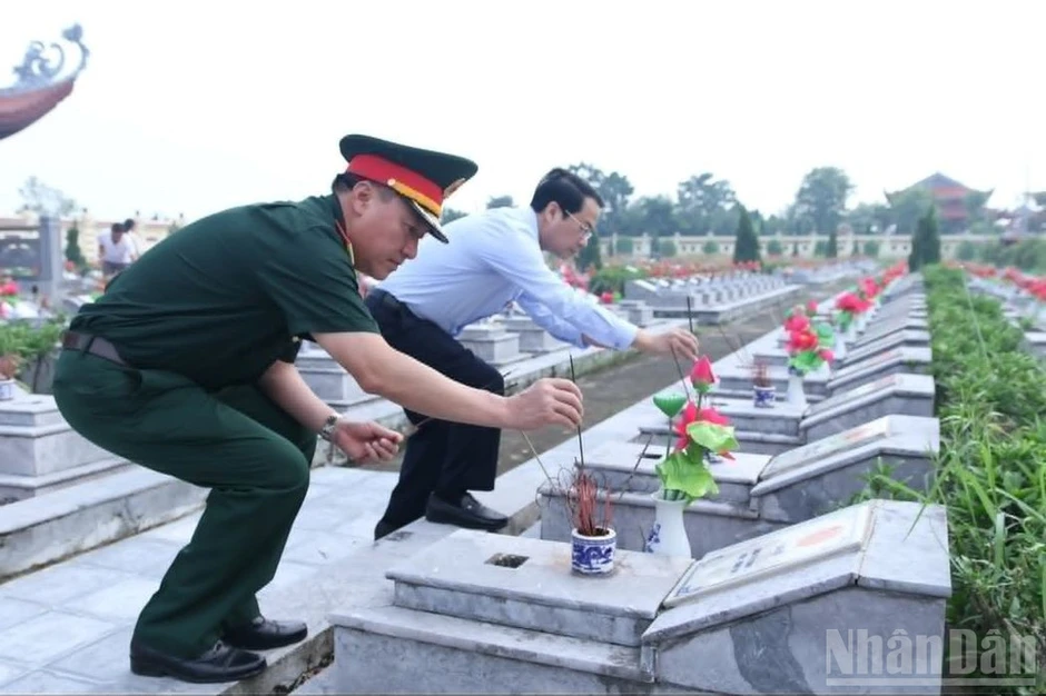 Hưng Yên bắt đầu lấy mẫu hài cốt liệt sĩ tại nghĩa trang lớn nhất tỉnh Hưng Yên bắt đầu lấy mẫu hài cốt liệt sĩ tại nghĩa trang lớn nhất tỉnh