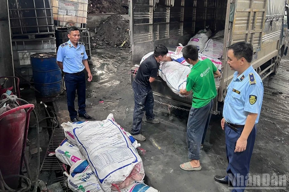 Hưng Yên: Liên tiếp phát hiện các vụ vận chuyển, tiêu thụ “thực phẩm bẩn” Hưng Yên: Liên tiếp phát hiện các vụ vận chuyển, tiêu thụ “thực phẩm bẩn”