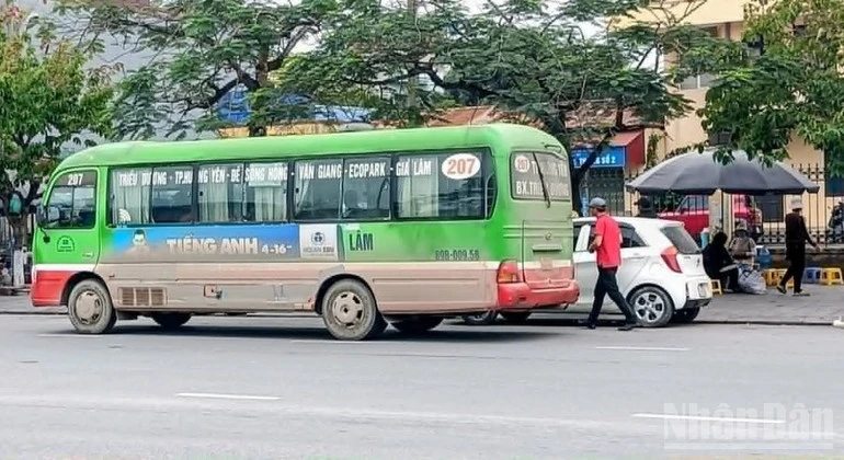 Hưng Yên: Một loạt đơn vị kinh doanh vận tải bằng xe khách tăng giá cước dịch vụ Hưng Yên: Một loạt đơn vị kinh doanh vận tải bằng xe khách tăng giá cước dịch vụ