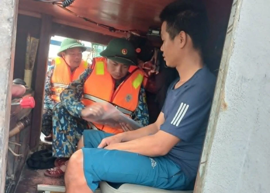 Hưng Yên xử lý 2 tàu cá vi phạm quy định khi khai thác trên biển Hưng Yên xử lý 2 tàu cá vi phạm quy định khi khai thác trên biển