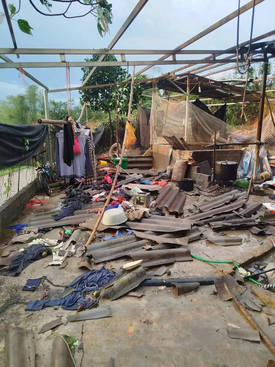 Huy động hàng trăm người khắc phục hậu quả dông lốc, giúp người dân sớm ổn định cuộc sống Huy động hàng trăm người khắc phục hậu quả dông lốc, giúp người dân sớm ổn định cuộc sống