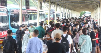 Huy động tối đa phương tiện, phục vụ hành khách dịp cao điểm nghỉ lễ