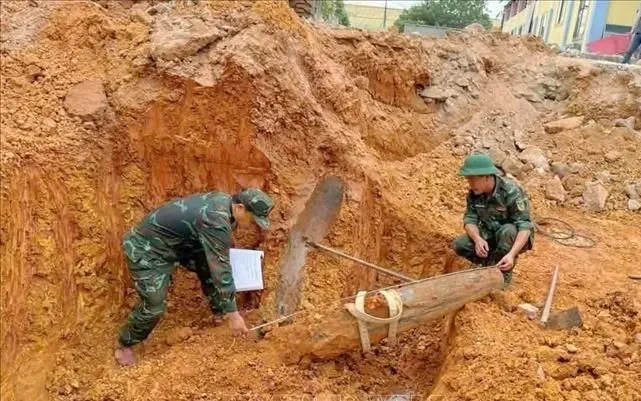 Hủy nổ thành công quả bom nặng 250kg còn sót lại sau chiến tranh Hủy nổ thành công quả bom nặng 250kg còn sót lại sau chiến tranh