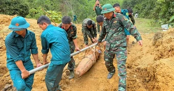 Hủy nổ thành công quả bom nặng 250kg sót lại sau chiến tranh
