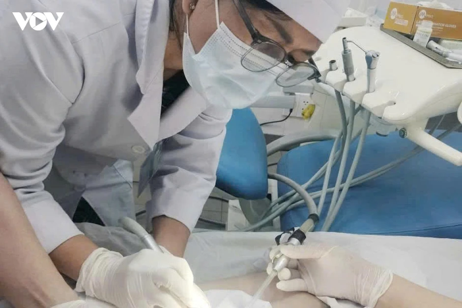Hy hữu bệnh nhân bị mắc kẹt “của quý” trong cờ lê sắt Hy hữu bệnh nhân bị mắc kẹt “của quý” trong cờ lê sắt