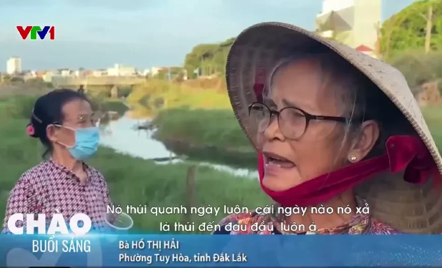 Kênh Bàu Hạ bốc mùi nồng nặc, cuộc sống người dân bị đảo lộn