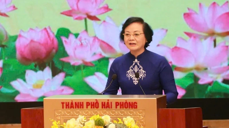 Kết hợp hài hòa giữa bảo vệ, chăm sóc và phát huy vai trò người cao tuổi Kết hợp hài hòa giữa bảo vệ, chăm sóc và phát huy vai trò người cao tuổi