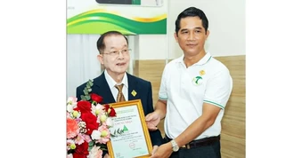 Kết nạp Trung tâm Điều trị Oxy Cao áp Thanh Xuân vào Hội Bảo vệ Thiên nhiên và Môi trường TPHCM