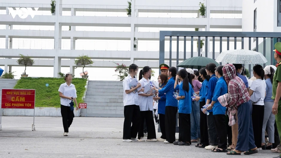 Kết thúc ngày thi đầu tiên, thí sinh Chuyên Tuyên Quang nhận định đề Toán khó