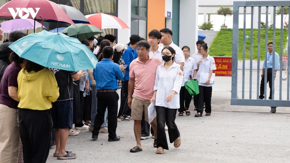 Kết thúc ngày thi đầu tiên, thí sinh Chuyên Tuyên Quang nhận định đề Toán khó