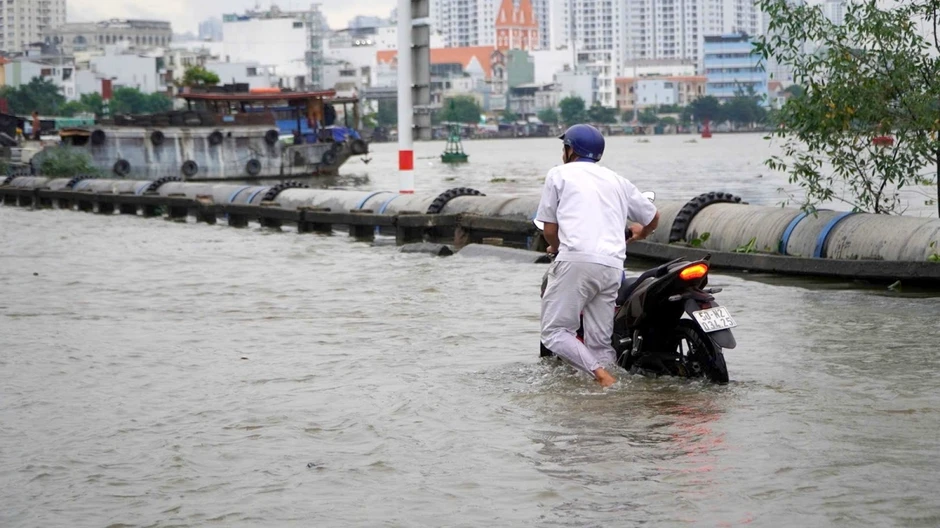 Kẹt xe, ngập nước kéo dài ở TP.HCM: Đừng để niềm tin của cử tri nguội tắt Kẹt xe, ngập nước kéo dài ở TP.HCM: Đừng để niềm tin của cử tri nguội tắt