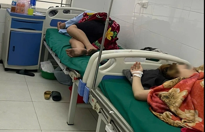 Kêu gọi người từng ăn bánh mì tại quán Sơn Quỳnh theo dõi sức khỏe Kêu gọi người từng ăn bánh mì tại quán Sơn Quỳnh theo dõi sức khỏe