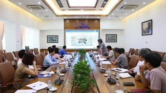 Khắc họa hành trình 145 năm của ngành Đường sắt Việt Nam qua tác phẩm phù điêu nghệ thuật