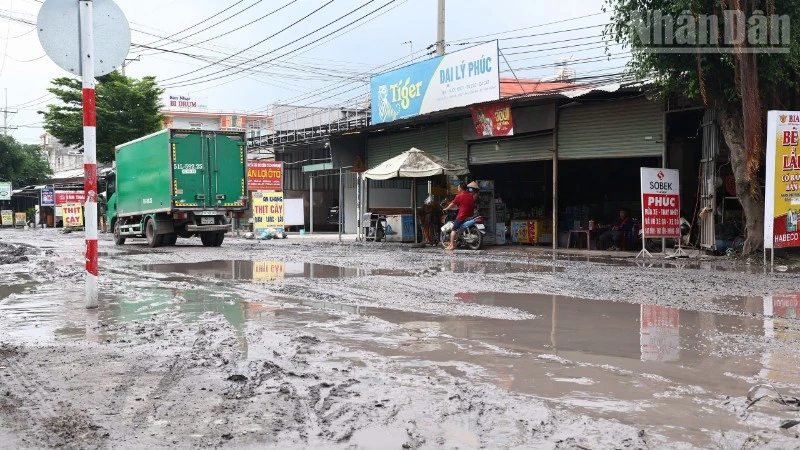 Khắc phục hư hỏng đường Bưng Môn Khắc phục hư hỏng đường Bưng Môn