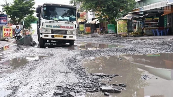 Khắc phục hư hỏng đường Bưng Môn