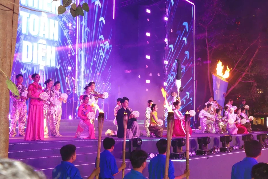 Khai mạc Lễ hội Thanh niên TP.HCM 2026: Nhiều hoạt động công nghệ, sáng tạo thu hút giới trẻ Khai mạc Lễ hội Thanh niên TP.HCM 2026: Nhiều hoạt động công nghệ, sáng tạo thu hút giới trẻ