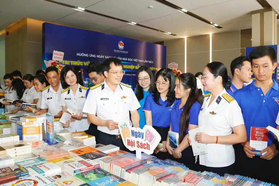 Khai mạc Ngày sách và văn hóa đọc tại Binh đoàn 20