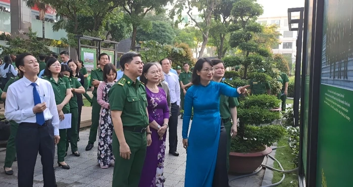 Khai mạc triển lãm ảnh "Tự hào Thanh niên xung phong TPHCM 50 năm xây dựng và phát triển" Khai mạc triển lãm ảnh "Tự hào Thanh niên xung phong TPHCM 50 năm xây dựng và phát triển"