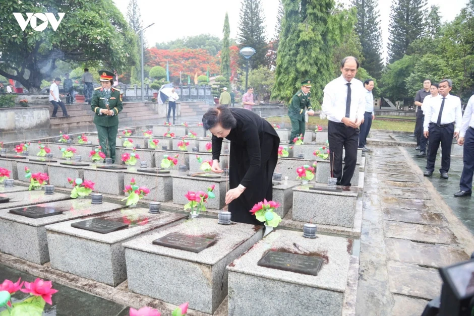 Khai quật khu vực nghi có hố chôn tập thể 70 - 90 liệt sĩ tại tỉnh Quảng Ngãi Khai quật khu vực nghi có hố chôn tập thể 70 - 90 liệt sĩ tại tỉnh Quảng Ngãi