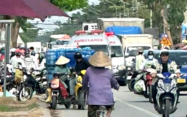 Khai thác keo dưới đường dây 110kV, hai người bị thương nặng do phóng điện Khai thác keo dưới đường dây 110kV, hai người bị thương nặng do phóng điện