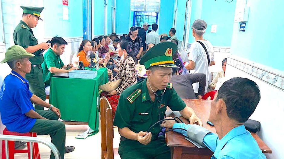 Khám mắt, cấp thuốc miễn phí cho người dân có hoàn cảnh khó khăn tại Cà Mau Khám mắt, cấp thuốc miễn phí cho người dân có hoàn cảnh khó khăn tại Cà Mau