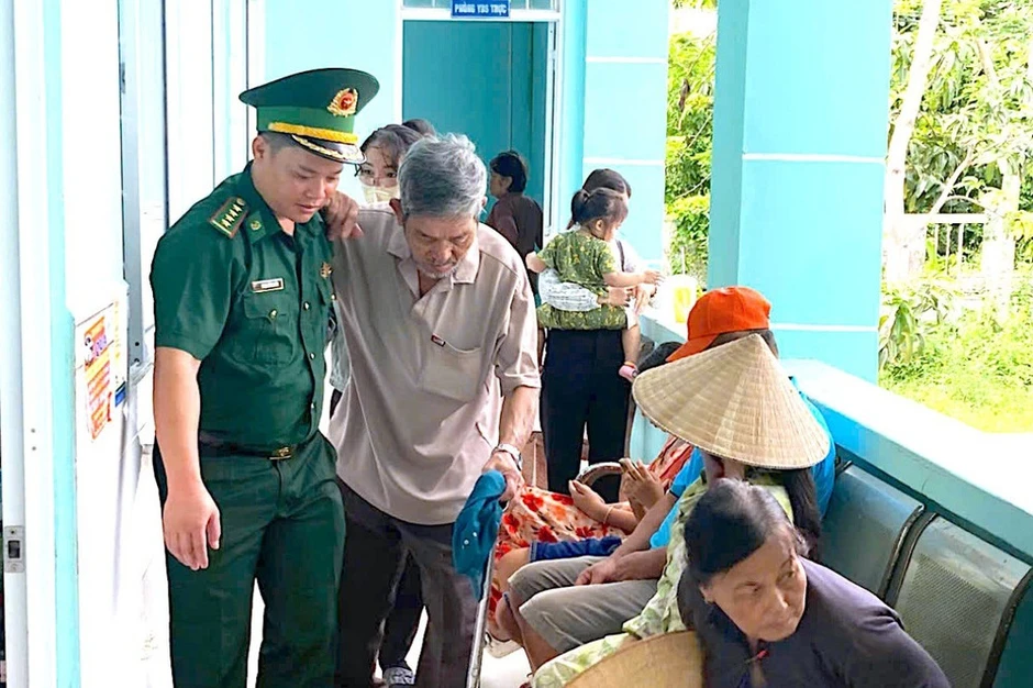 Khám mắt, cấp thuốc miễn phí cho người dân có hoàn cảnh khó khăn tại Cà Mau Khám mắt, cấp thuốc miễn phí cho người dân có hoàn cảnh khó khăn tại Cà Mau