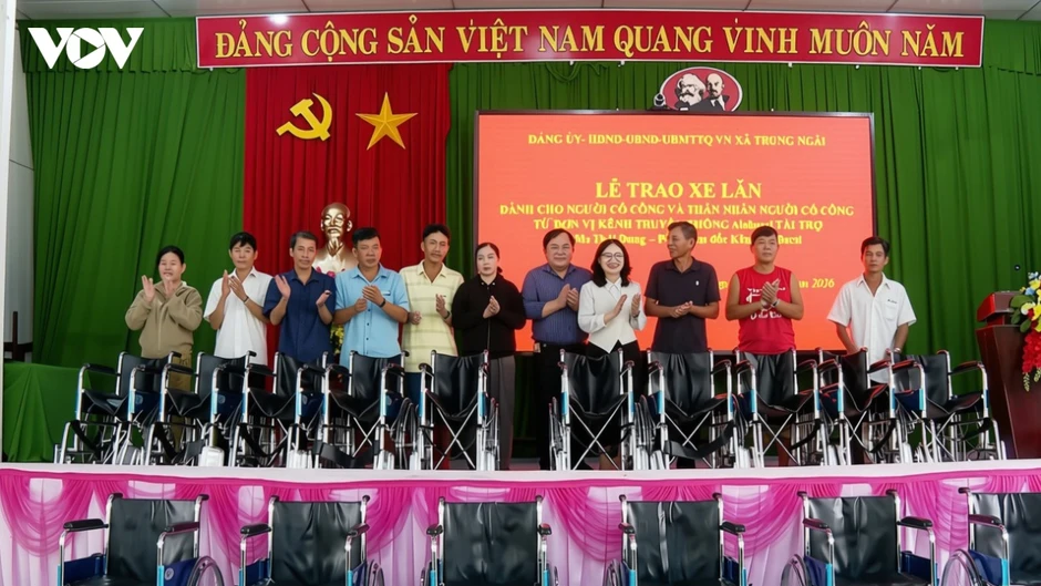Khám sức khỏe miễn phí cho gần 7.000 người có công, thân nhân liệt sĩ ở Vĩnh Long Khám sức khỏe miễn phí cho gần 7.000 người có công, thân nhân liệt sĩ ở Vĩnh Long