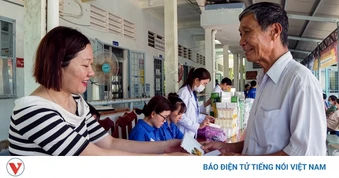 Khám sức khỏe miễn phí cho gần 7.000 người có công, thân nhân liệt sĩ ở Vĩnh Long