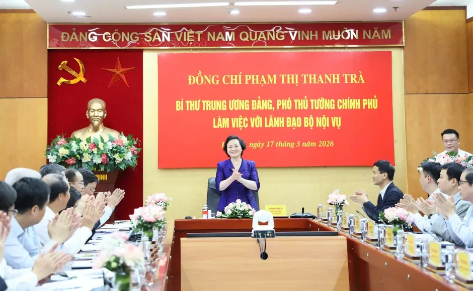 Khẩn trương đánh giá phân cấp, phân quyền của các bộ, ngành đối với địa phương Khẩn trương đánh giá phân cấp, phân quyền của các bộ, ngành đối với địa phương