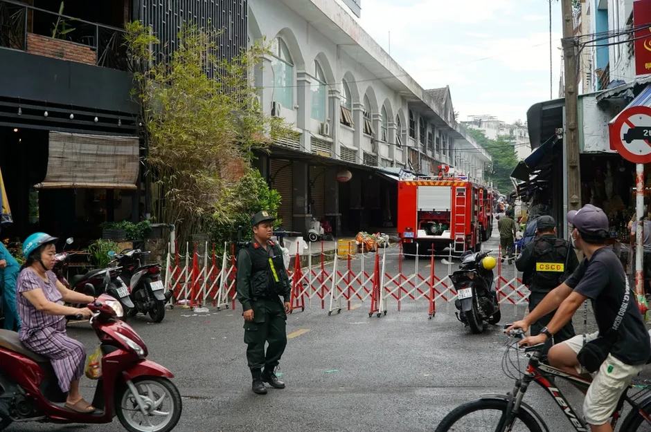 Khẩn trương điều tra nguyên nhân vụ cháy chợ Biên Hòa Khẩn trương điều tra nguyên nhân vụ cháy chợ Biên Hòa