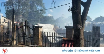 Khẩn trương điều tra vụ cháy thiêu rụi 4 căn nhà dân ở Đồng Tháp