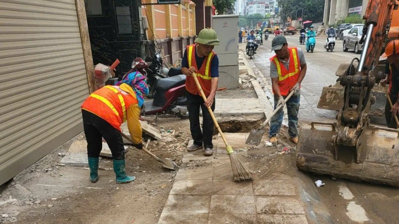 Khẩn trương đưa dự án mở rộng đường Nguyễn Tuân về đích Khẩn trương đưa dự án mở rộng đường Nguyễn Tuân về đích