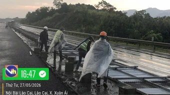 Khẩn trương khắc phục sự cố rào chắn trên cao tốc Nội Bài-Lào Cai sau mưa lớn