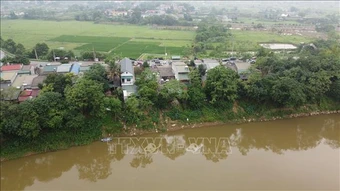 Khẩn trương sơ tán dân ra khỏi khu vực sạt lở nghiêm trọng Phú Hà (Phú Thọ)