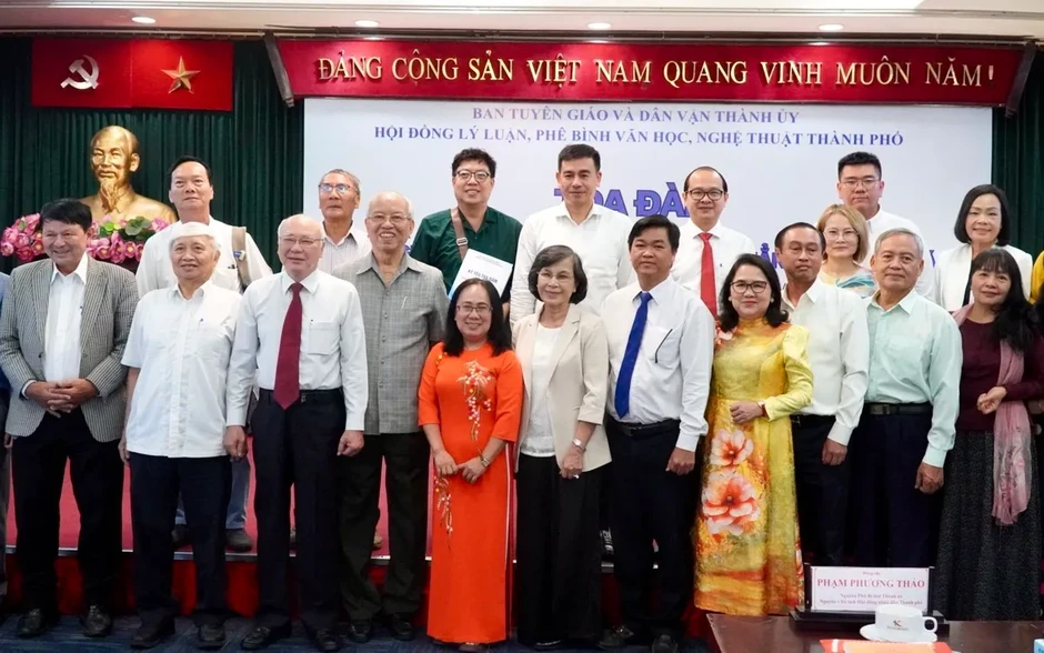 Khẳng định hệ giá trị con người TP Hồ Chí Minh trong kỷ nguyên mới Khẳng định hệ giá trị con người TP Hồ Chí Minh trong kỷ nguyên mới