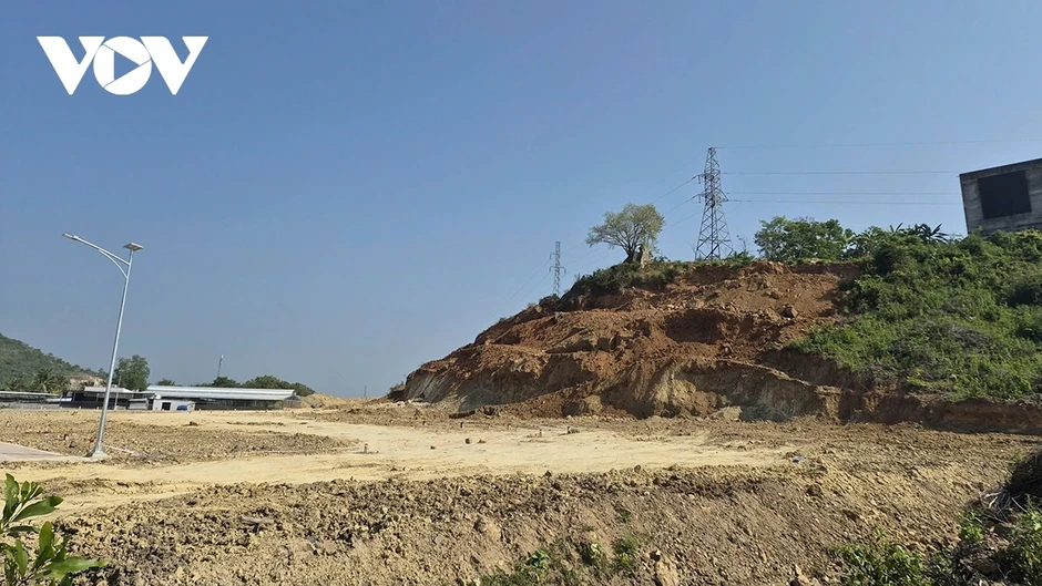 Khánh Hòa kiểm tra, xử lý khai thác đất trái phép nguy cơ ảnh hưởng điện cao thế Khánh Hòa kiểm tra, xử lý khai thác đất trái phép nguy cơ ảnh hưởng điện cao thế