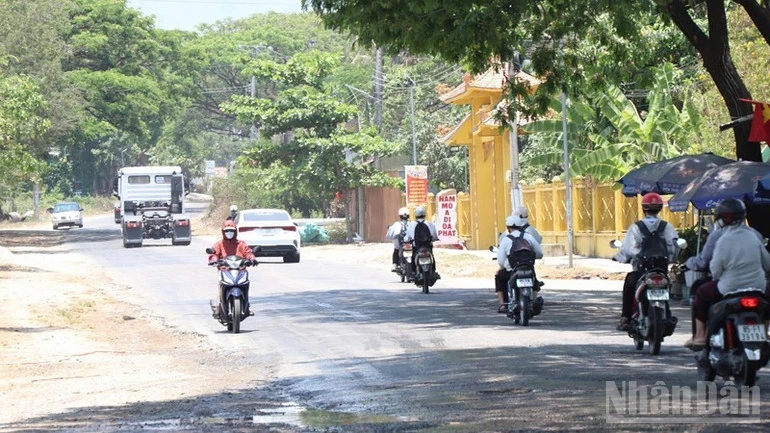 Khánh Hòa: Nơm nớp nỗi lo mất an toàn giao thông trên Quốc lộ 27 Khánh Hòa: Nơm nớp nỗi lo mất an toàn giao thông trên Quốc lộ 27