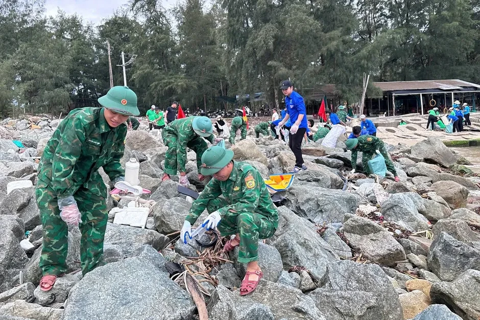 Khánh thành công trình Ánh sáng đường biên Khánh thành công trình Ánh sáng đường biên