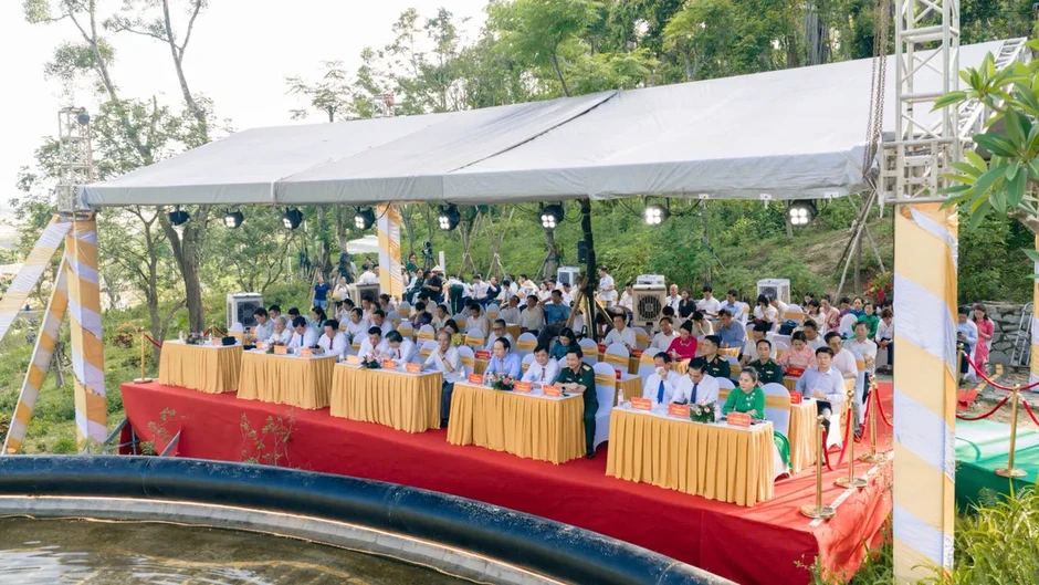 Khánh thành công trình Thác 9 tầng trên quê hương Bác Hồ Khánh thành công trình Thác 9 tầng trên quê hương Bác Hồ