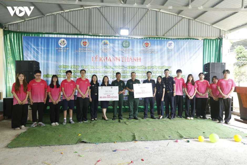 Khánh thành trường học và công trình thắp sáng vùng biên ở Sơn La Khánh thành trường học và công trình thắp sáng vùng biên ở Sơn La