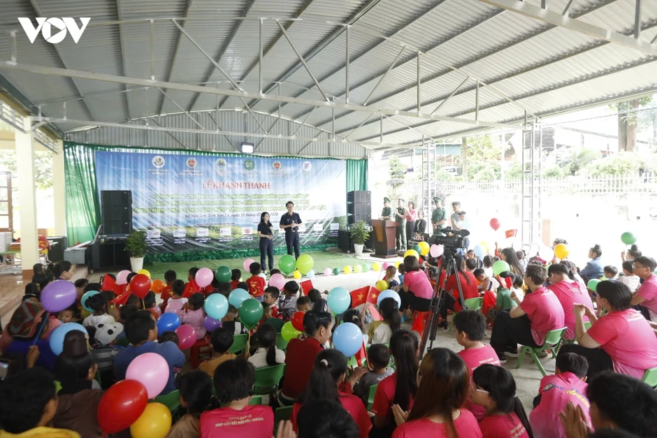 Khánh thành trường học và công trình thắp sáng vùng biên ở Sơn La Khánh thành trường học và công trình thắp sáng vùng biên ở Sơn La