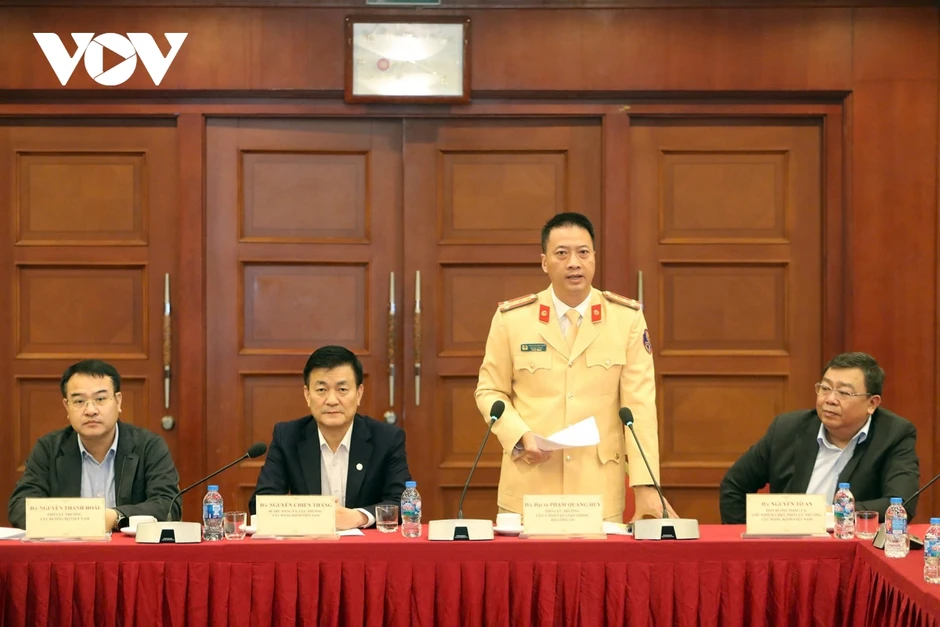 Khảo sát an toàn xe khách giường nằm hai tầng trên các tuyến đường đèo dốc Tây Bắc Khảo sát an toàn xe khách giường nằm hai tầng trên các tuyến đường đèo dốc Tây Bắc