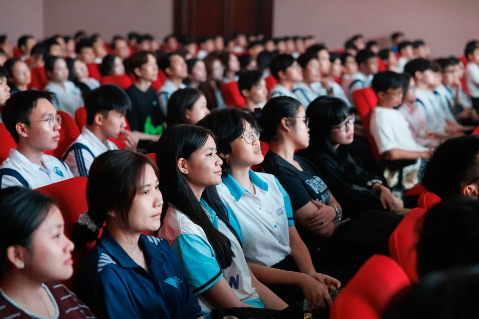 Khi người trẻ cùng chung tay lan tỏa thông điệp "Tổ quốc bình yên" Khi người trẻ cùng chung tay lan tỏa thông điệp "Tổ quốc bình yên"