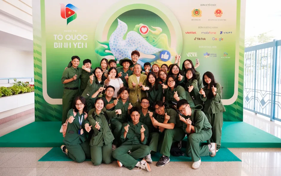 Khi người trẻ cùng chung tay lan tỏa thông điệp "Tổ quốc bình yên" Khi người trẻ cùng chung tay lan tỏa thông điệp "Tổ quốc bình yên"