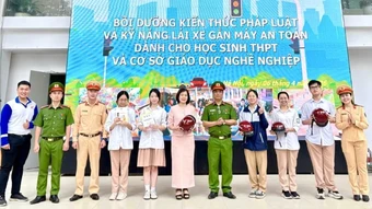 Khi tiết học đầu tuần là những tiết học an toàn giao thông